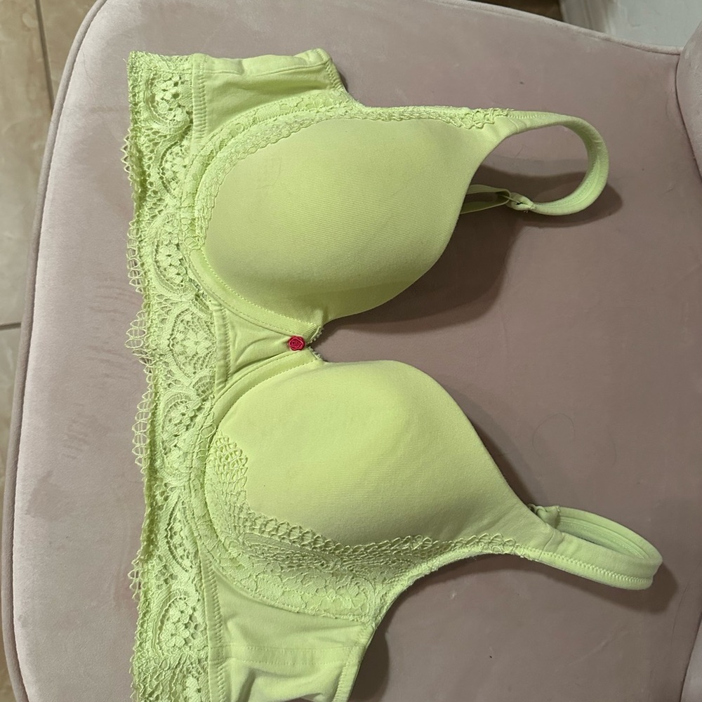 Cacique lane Bryant lime green Lace-Trim Underwire Bra size 38C Long line